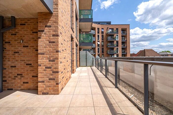 2 Bedroom Flat For Sale In Unity Lane, Hounslow, TW3