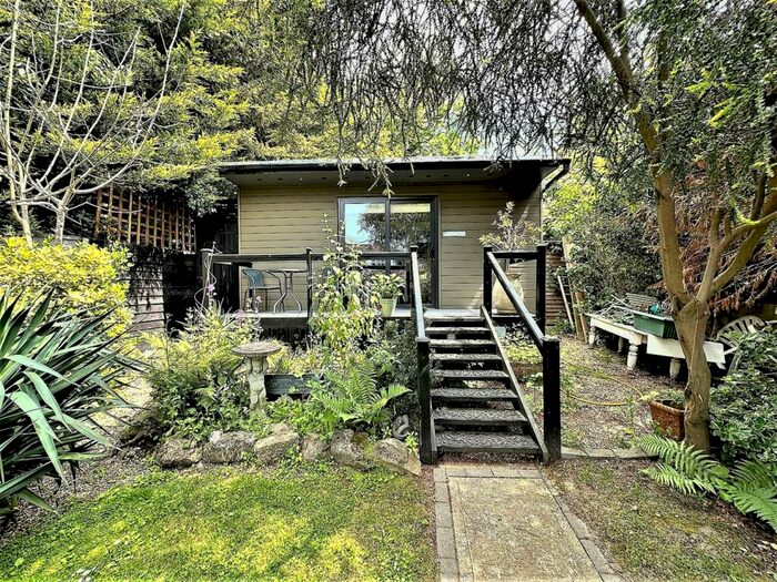 1 Bedroom Apartment To Rent In Forest Way, Orpington, BR5