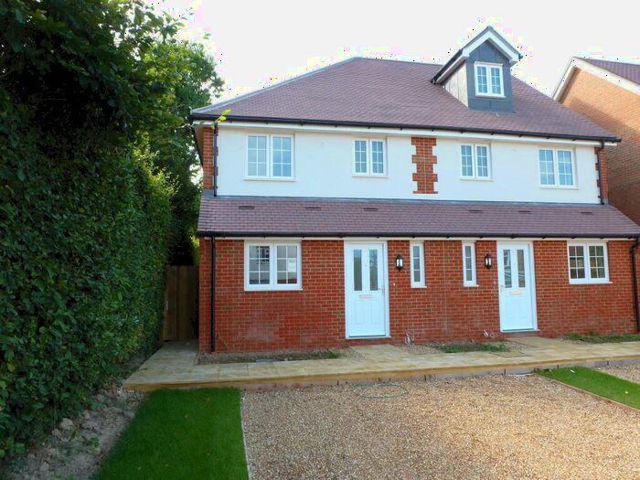 3 Bedroom House To Rent In Three Bridges, Crawley, RH10