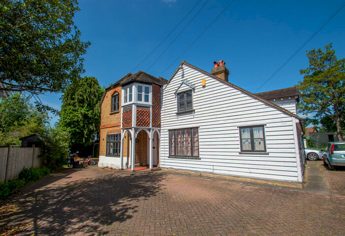 2 Bedroom Apartment To Rent In C Lion Road, Bexleyheath, Kent, DA6