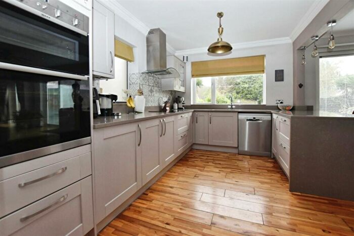 5 Bedroom Detached House For Sale In Derrymore Road, Willerby, HU10