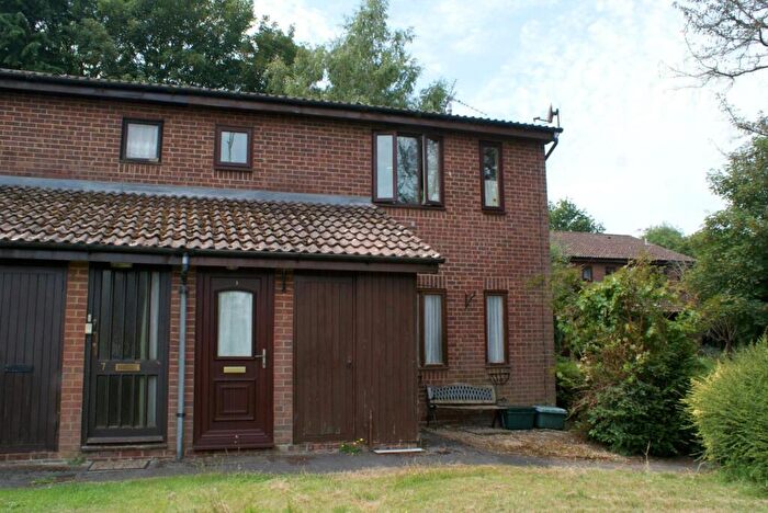 Studio To Rent In Trefoil Close, Waterlooville, PO7