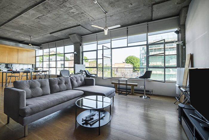 1 Bedroom Apartment To Rent In Canal Building, Islington, N1