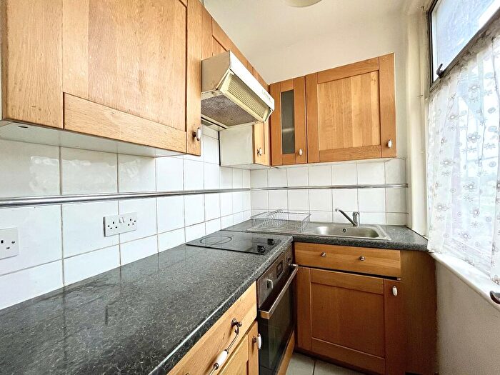 Apartment To Rent In Great Cambridge Road, London, N17