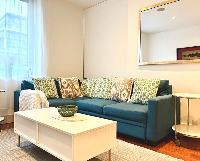 2 Bedroom Flat To Rent In Praed Street, London, W2