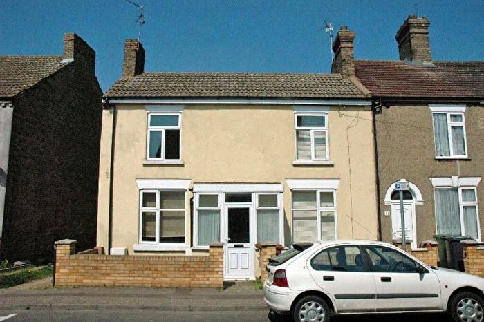 4 Bedroom End Of Terrace House To Rent In Crown Street, Peterborough, PE1