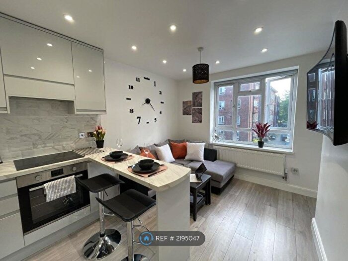2 Bedroom Flat To Rent In Clapham Common, London, SW4