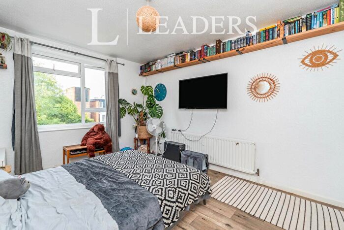 2 Bedroom Apartment To Rent In Carlton Court, Southampton, SO15