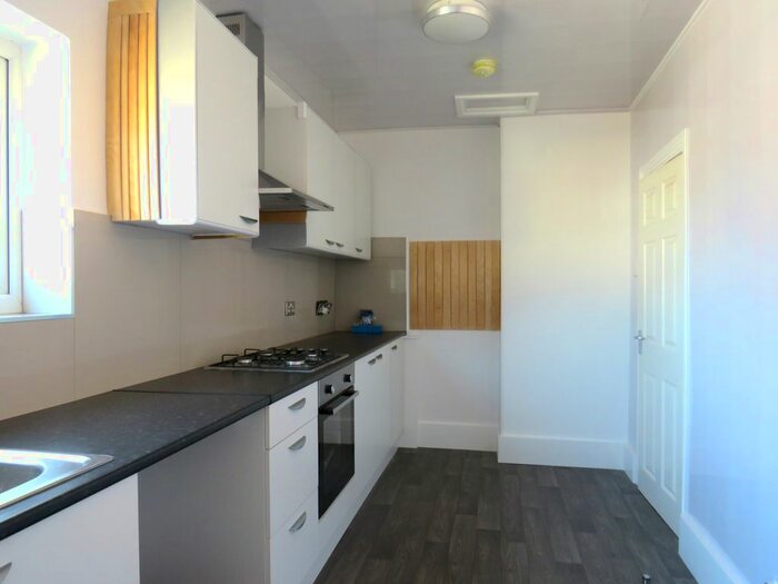 3 Bedroom Maisonette To Rent In Clare Road, Cardiff, CF11