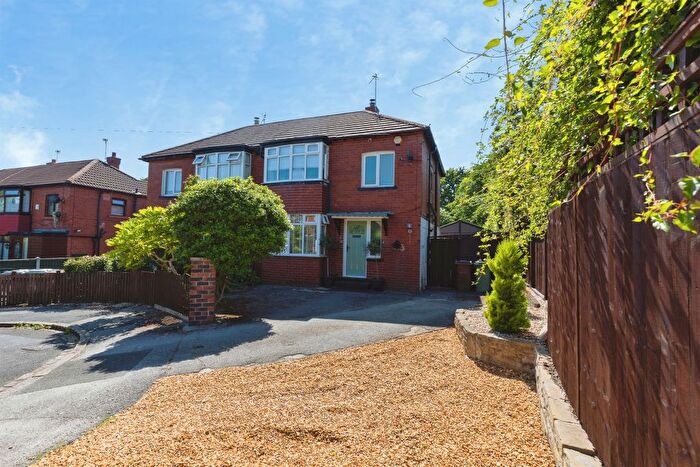 3 Bedroom Semi-Detached House For Sale In Lea Farm Crescent, Leeds, LS5
