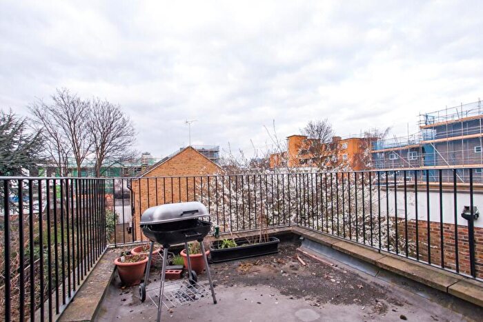 3 Bedroom Flat To Rent In Mildmay Road, Newington Green, N1