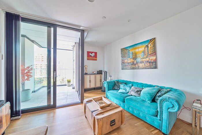 2 Bedroom Flat For Sale In Station Road, London, SE13