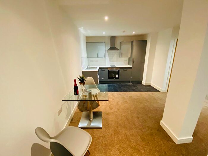 1 Bedroom Flat To Rent In Vicar Lane, Bradford, BD1