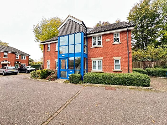 1 Bedroom Flat To Rent In Mandrell Close, Dunstable, Bedfordshire, LU5