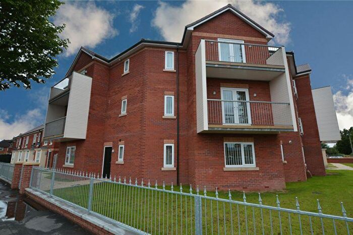 2 Bedroom Flat To Rent In Portway, Woodhouse Park, Manchester, M22