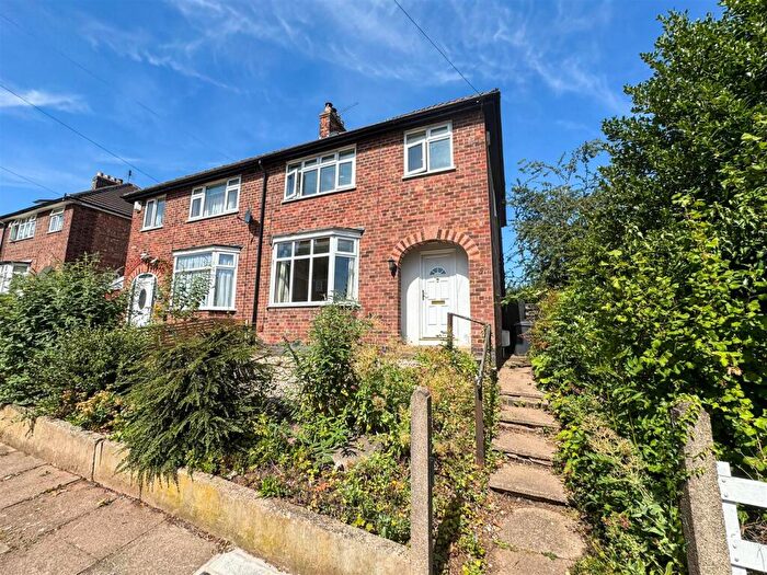 3 Bedroom Semi-Detached House For Sale In Franklyn Road, Leicester, LE2