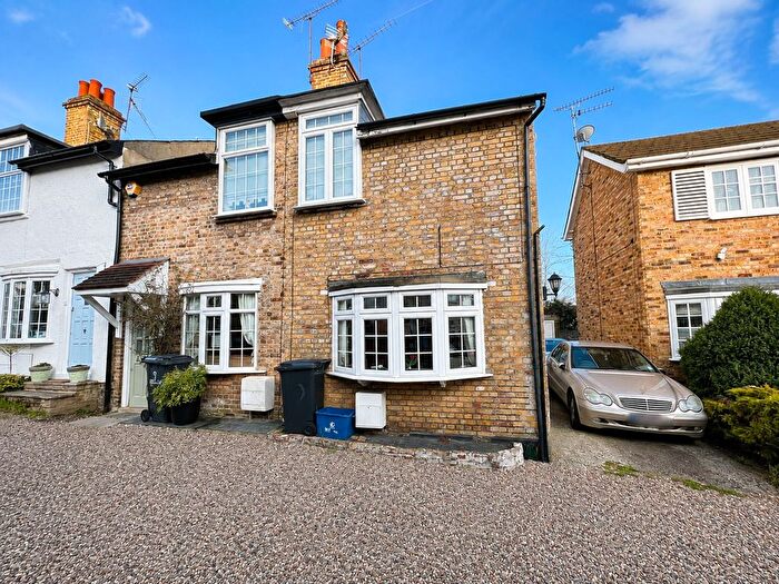 2 Bedroom Property For Sale In Englands Lane, Loughton, IG10