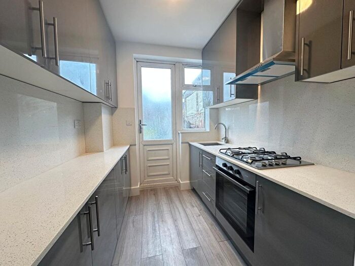 3 Bedroom Terraced House To Rent In Princes Avenue, London, NW9