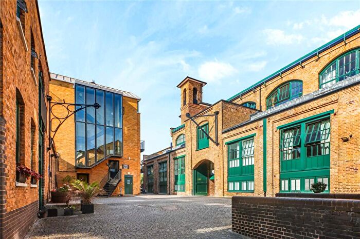 3 Bedroom Flat To Rent In Corsair House, Scott Russell Place, London, E14