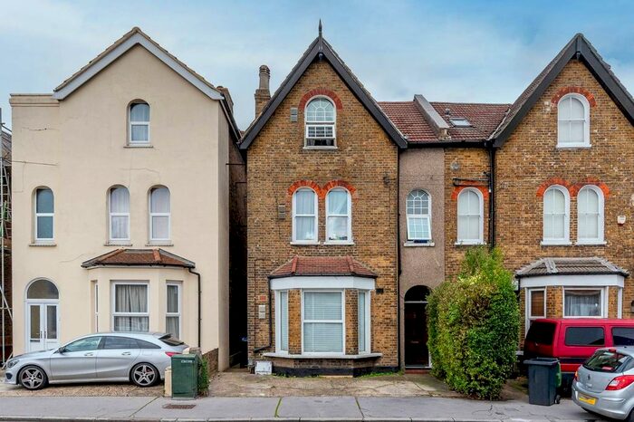 2 Bedroom Flat To Rent In Rectory Grove, Croydon, CR0