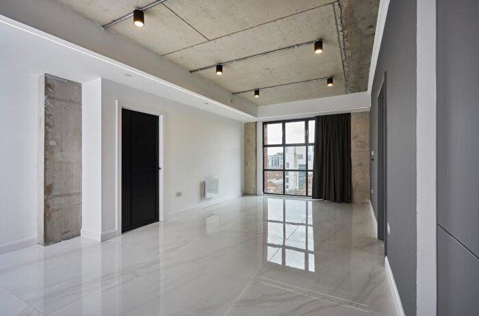2 Bedroom Apartment To Rent In Apt :: . One Silk Street, M4
