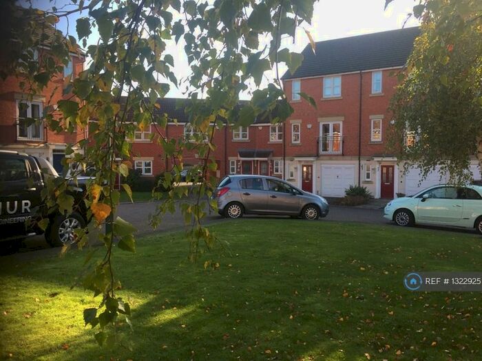 2 Bedroom Terraced House To Rent In Rowley Drive, Nottingham, NG5