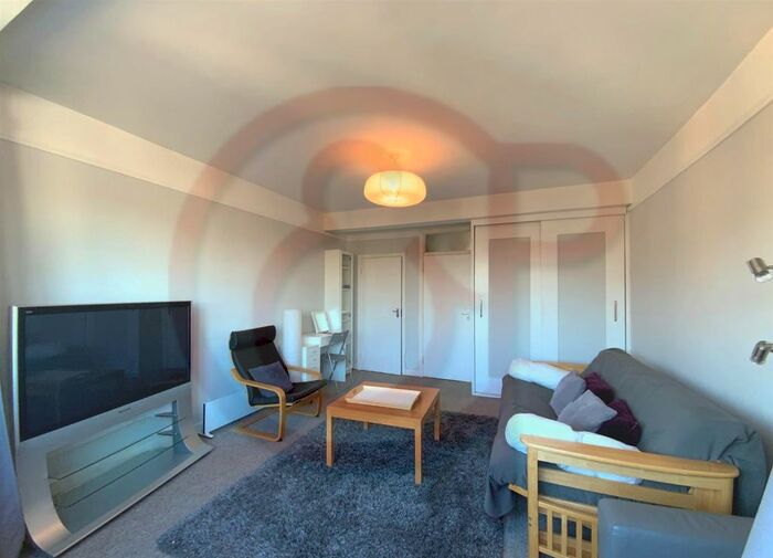 Studio To Rent In Goldhawk Road, Shepherds Bush W12