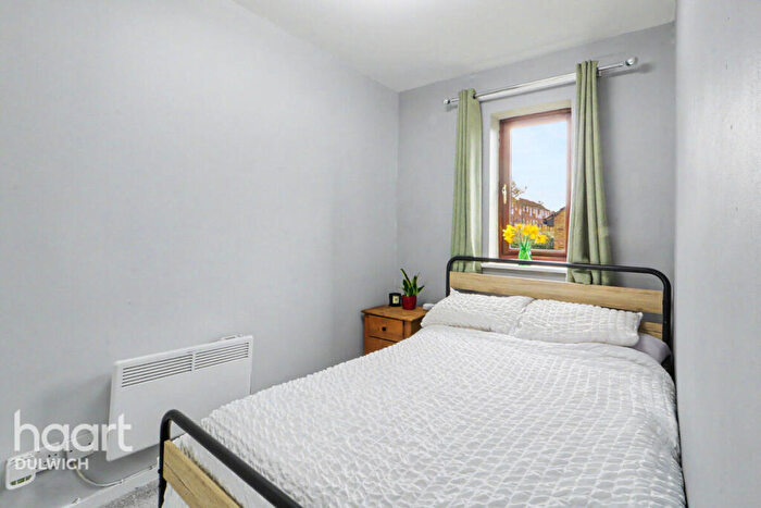 1 Bedroom Flat For Sale In Mill Green Road, Mitcham, CR4