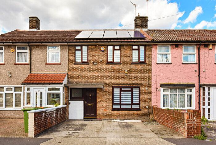 3 Bedroom Terraced House To Rent In Murray Square, London, E16