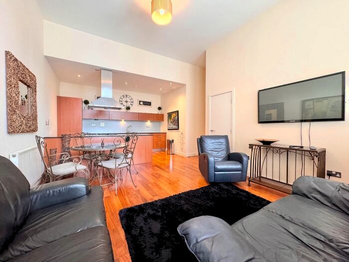 1 Bedroom Flat To Rent In Ingram Street, Merchant City, Glasgow, G1