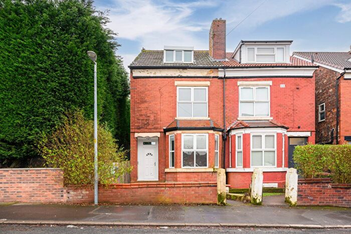 6 Bedroom Semi Detached House For Sale In Wellington Street West, Salford, M7