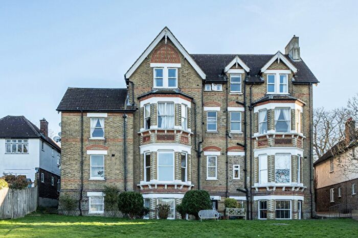 2 Bedroom Flat For Sale In Bromley Road, Beckenham, BR3