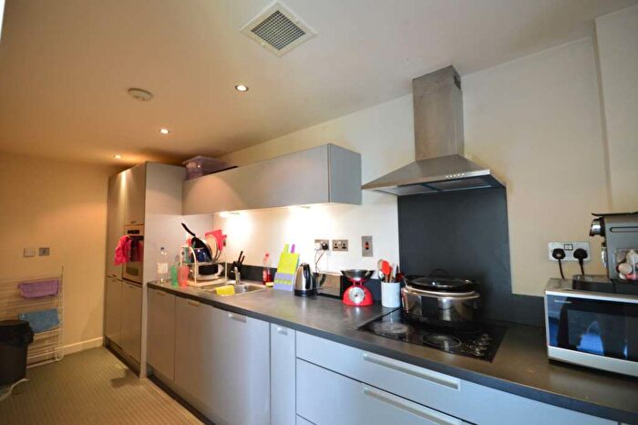 2 Bedroom Flat To Rent In Hermit Road, Canning Town, E16