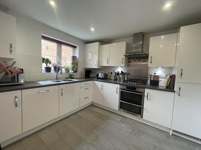 4 Bedroom Detached House For Sale In Arnold Rise, Biggleswade, SG18