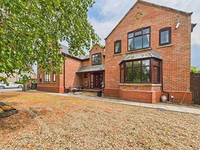 4 Bedroom Detached House For Sale In Mereside, Hornsea, HU18