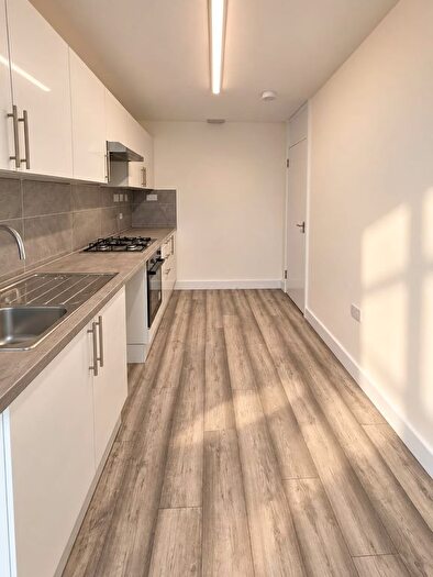 2 Bedroom Flat To Rent In High Road, Chadwell Heath, RM6