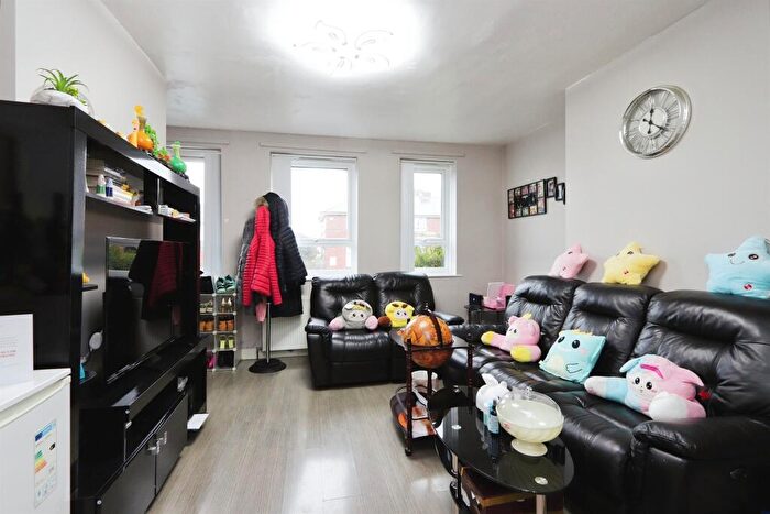 3 Bedroom End Of Terrace House For Sale In Boundary Road, Wybourne, Sheffield, S2