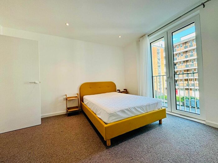 2 Bedroom Apartment To Rent In Georgette Apartments, The Silk District, E1