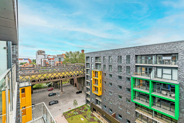 2 Bedroom Apartment To Rent In Potato Wharf, Castlefield, Manchester, M3