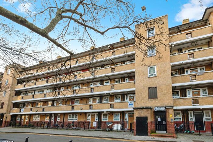 3 Bedroom Flat For Sale In Gill Street, London, E14