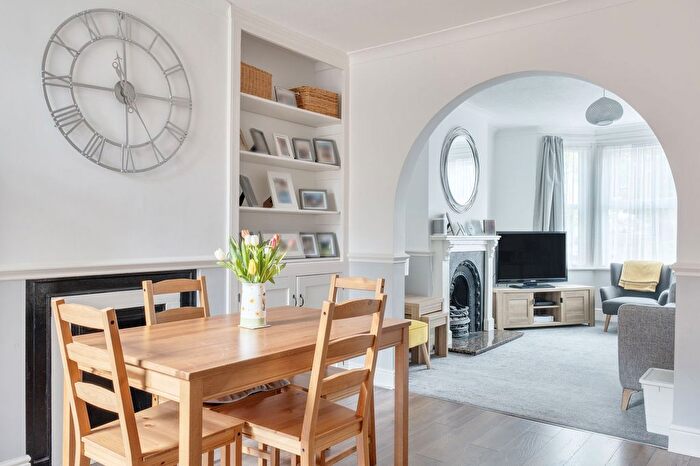 4 Bedroom Terraced House For Sale In Shipbourne Road, Tonbridge, TN10