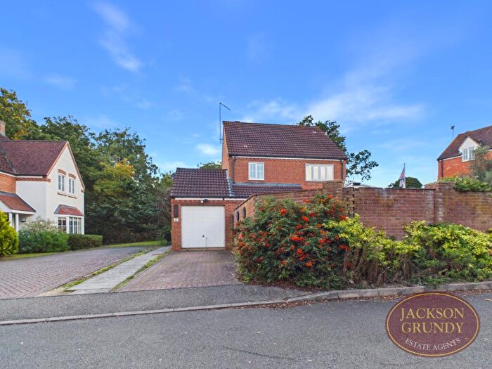 3 Bedroom Detached House For Sale In Ladymead Close, West Hunsbury, NN4