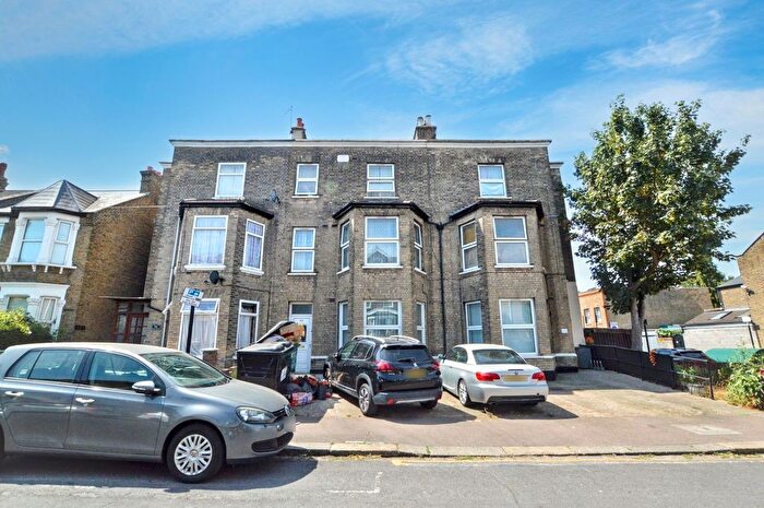 1 Bedroom Flat For Sale In Grange Park Road, London, E10