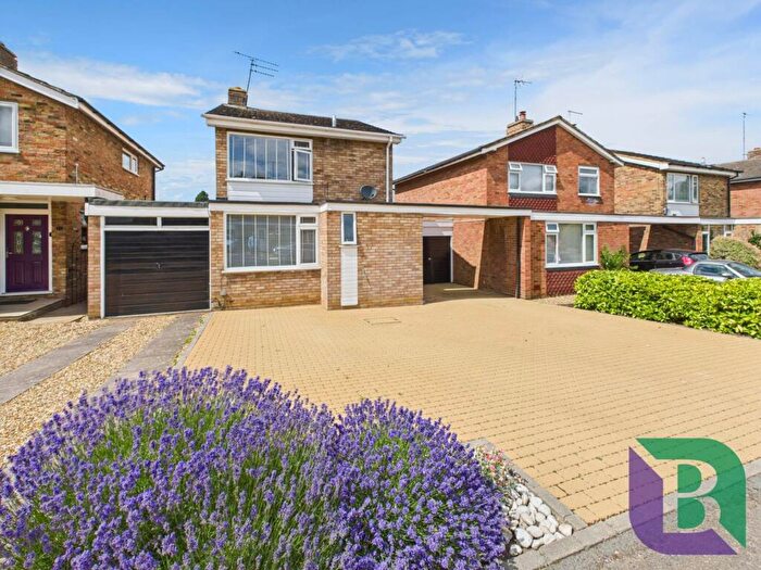 3 Bedroom Detached House For Sale In Vicarage Street, Woburn Sands, MK17