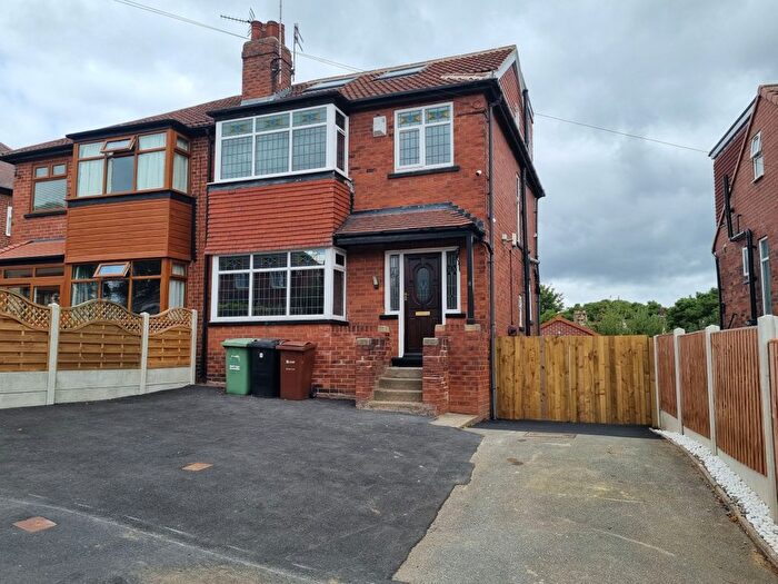 5 Bedroom Terraced House To Rent In Armley Grange Mount, Armley, Leeds, LS12