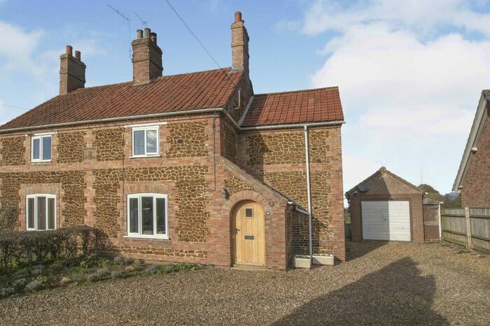 3 Bedroom Semi-Detached House For Sale In Whitwell Road, Sparham, Norwich, NR9
