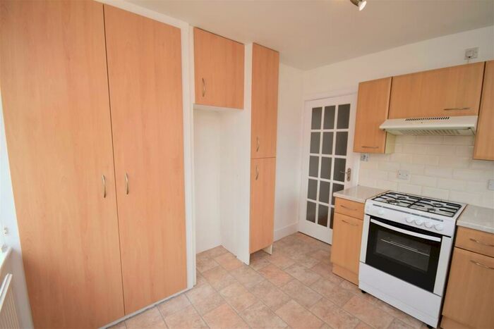 2 Bedroom Apartment To Rent In Castlemount, Heswall, CH60