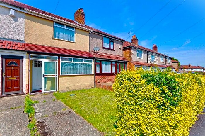 3 Bedroom Terraced House For Sale In Woodrow Avenue, Hayes, Greater London, UB4