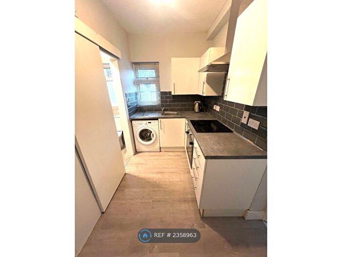 1 Bedroom Flat To Rent In Truro Road, London, N22