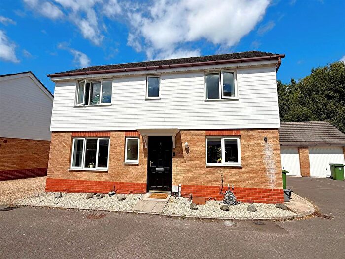 3 Bedroom Detached House For Sale In Lavender Court, Whiteley, PO15